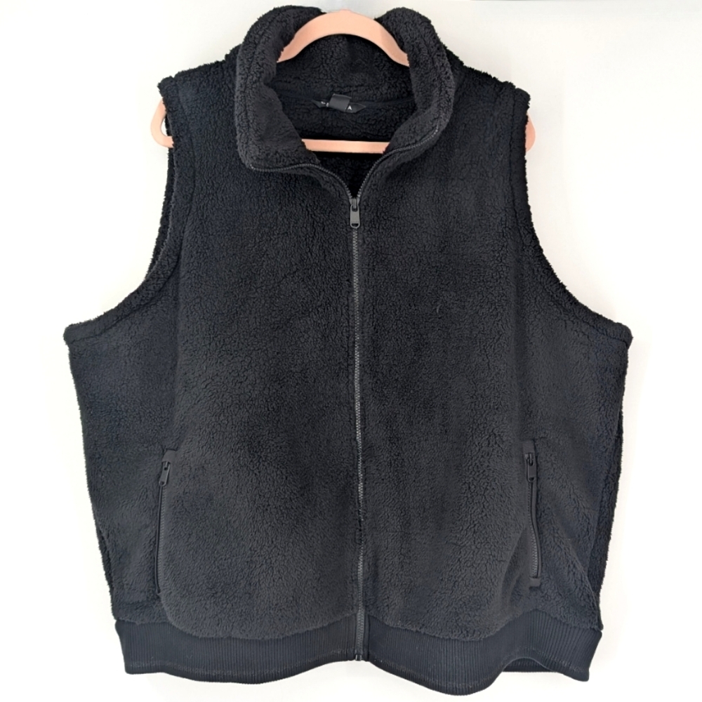 Athleta Plus Size Black High Collar Zip-Up Winter Fuzzy Sherpa Tugga Vest 3X - Picture 7 of 11